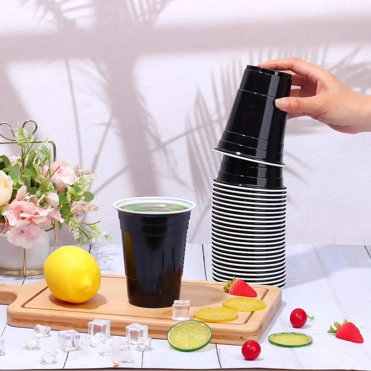 Multiple Plastic Cups, Disposable Cups, Party Cups, Suitable for Graduation Ceremonies, Beverages, Soda, Juice, Picnics.